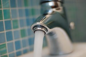 Consejos esenciales para ahorrar agua en casa